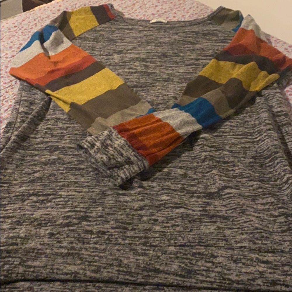 Egy sweater. Probably XL